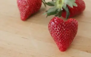 DIY Heart Shaped Strawberries