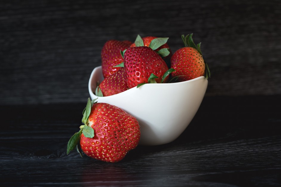 strawberries-1365434_1920