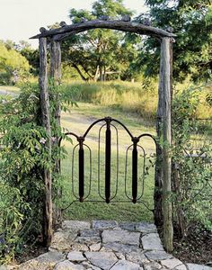 Headboard gate