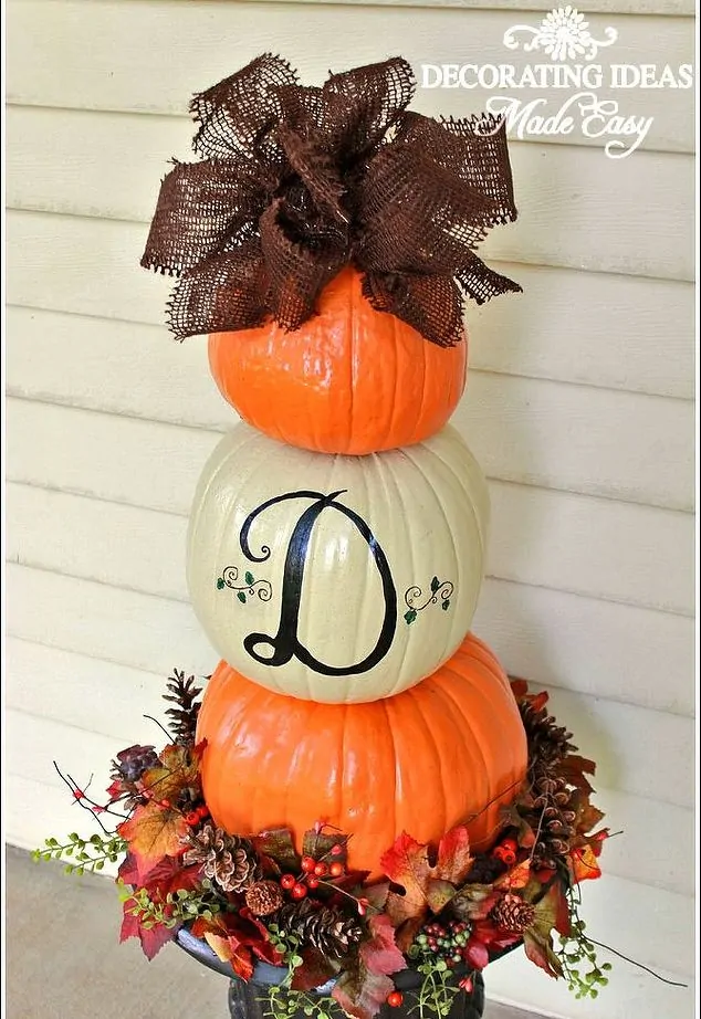 Fall DIY Projects for outdoors - Pumpkin Topiary