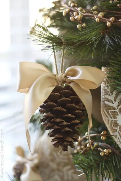 DIY Pine Cone ornament