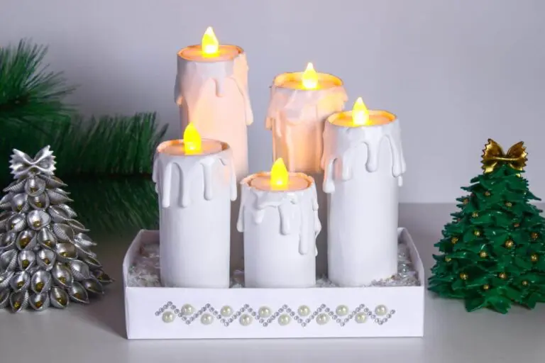 How to make white Christmas candles plugs toilet paper rolls, hot glue, paint and candles. Children's creativity. Christmas diy. Step by step on the photo, instructions