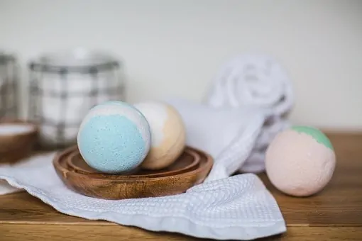 Easy DIY bath bomb gifts